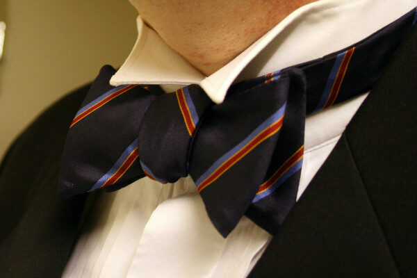 how-to-tie-a-bow-tie-5408020